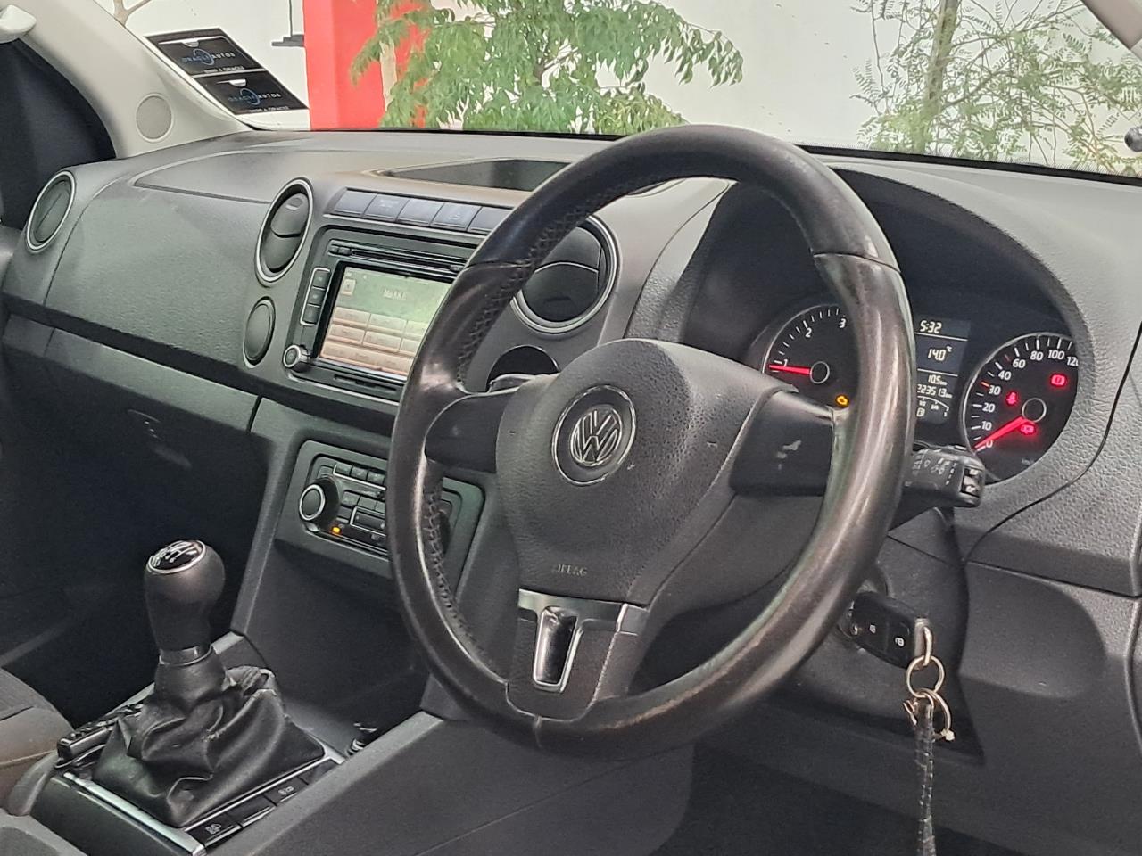 2012 Volkswagen Amarok thumbnail