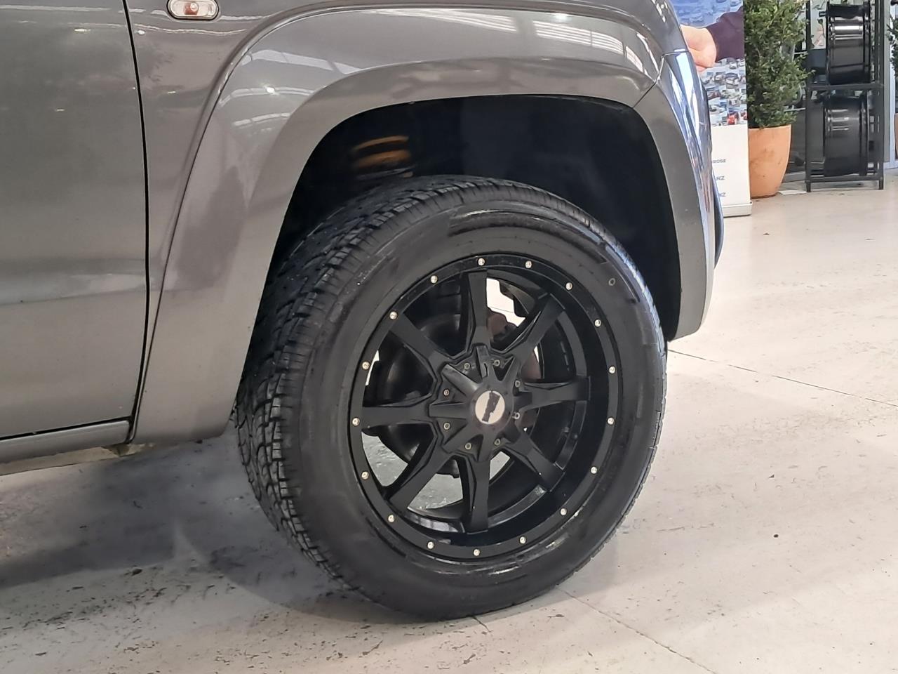 2012 Volkswagen Amarok thumbnail