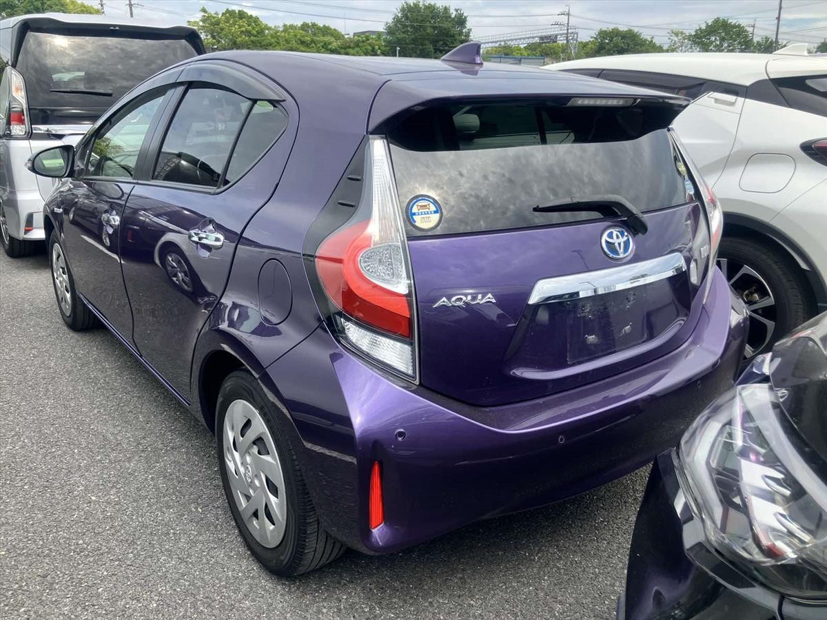 2019 Toyota Aqua thumbnail