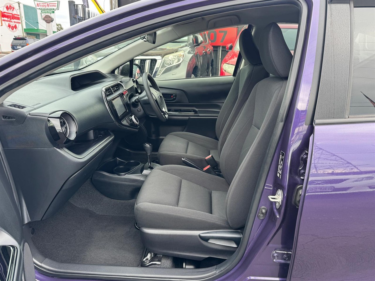 2019 Toyota Aqua thumbnail