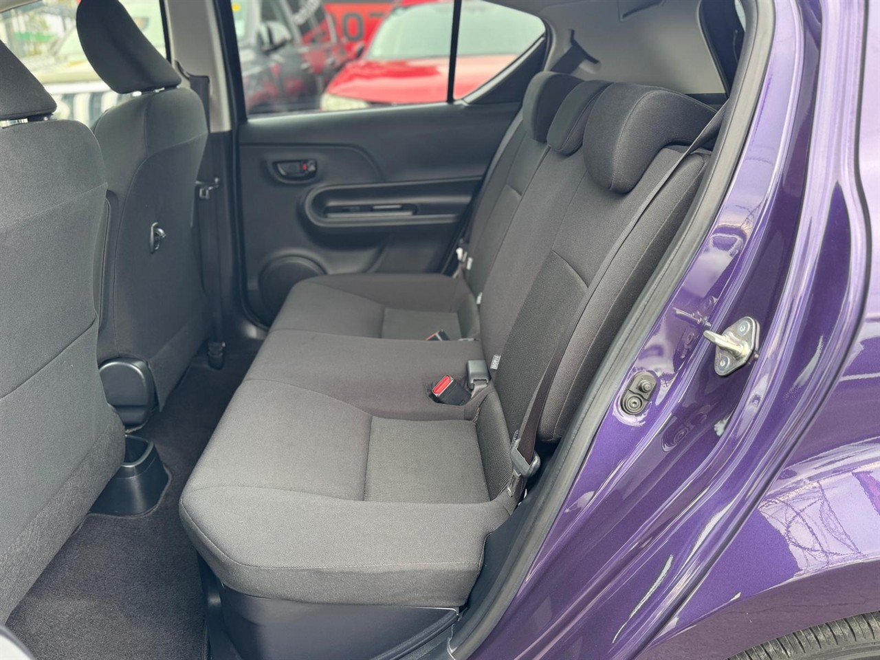 2019 Toyota Aqua thumbnail
