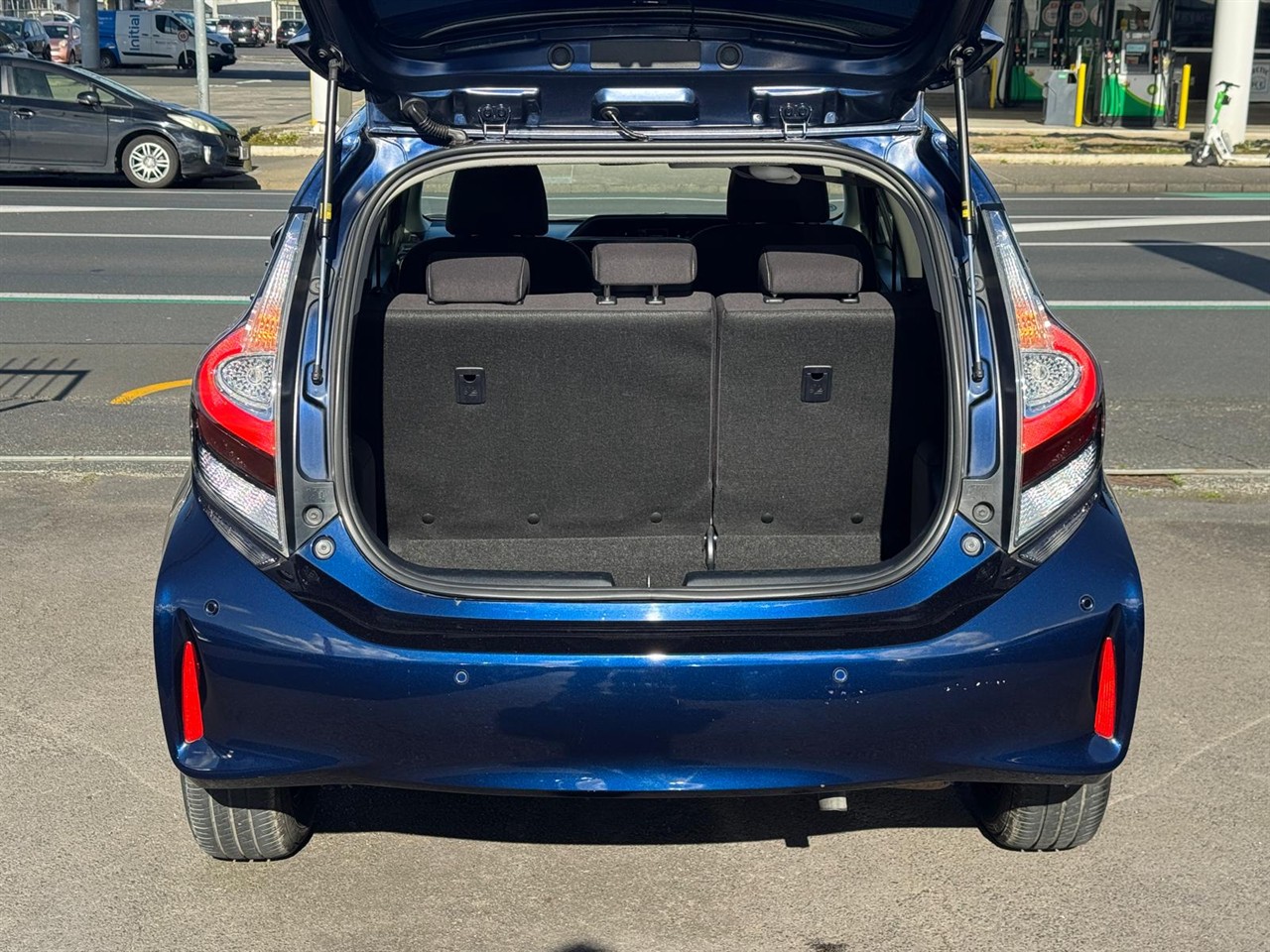 2020 Toyota Aqua thumbnail
