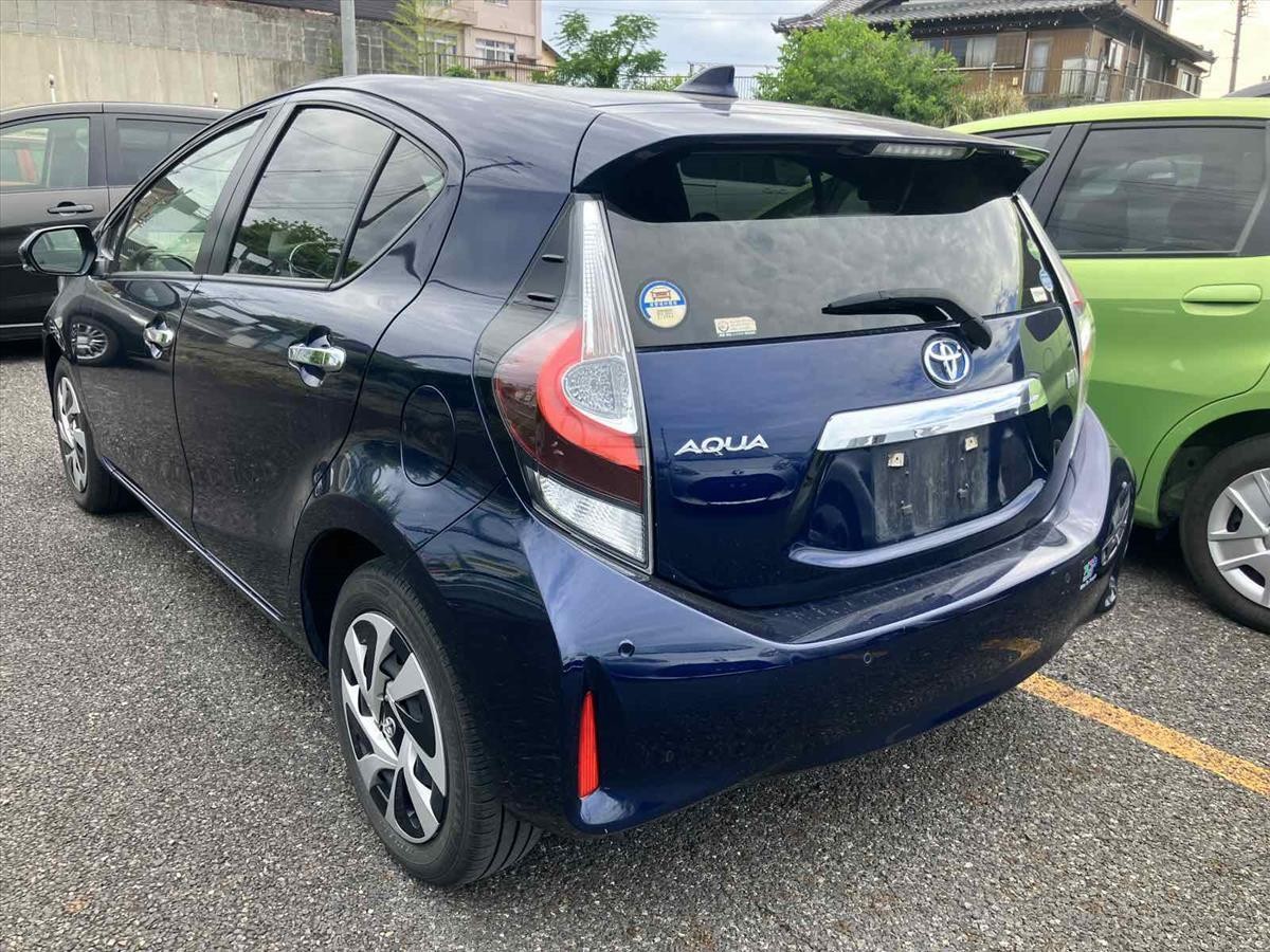 2020 Toyota Aqua thumbnail
