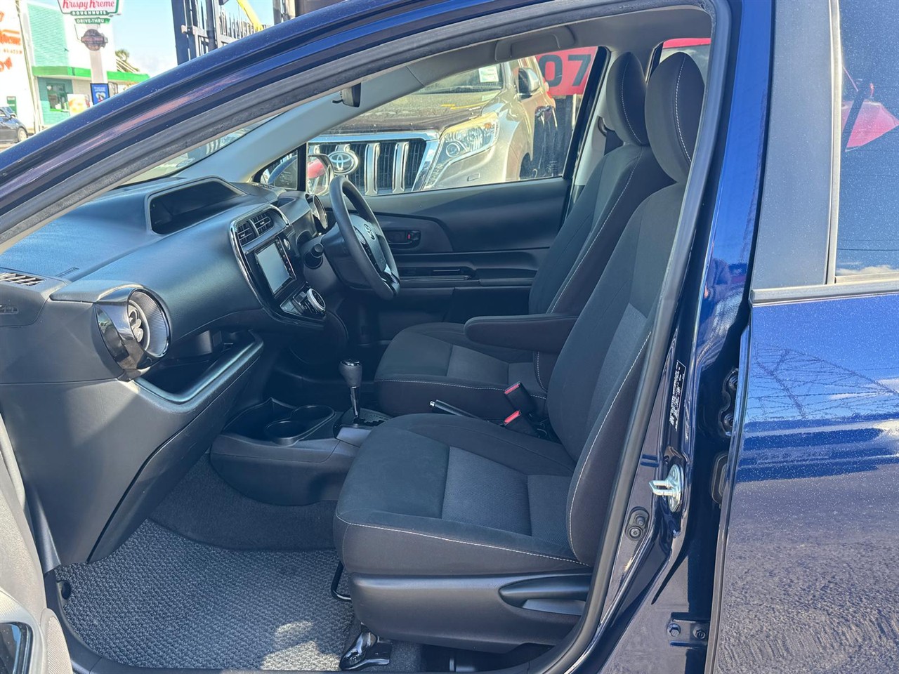 2020 Toyota Aqua thumbnail