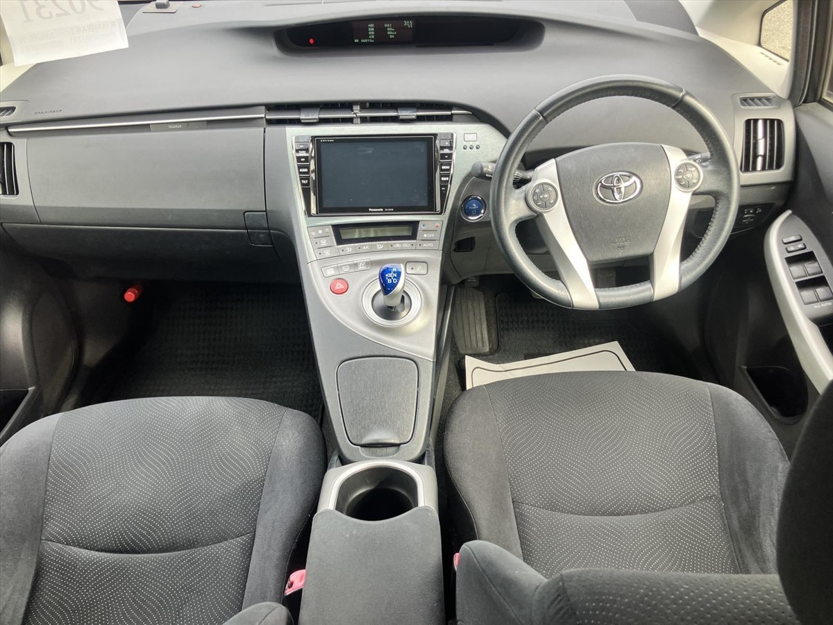 2013 Toyota PRIUS thumbnail