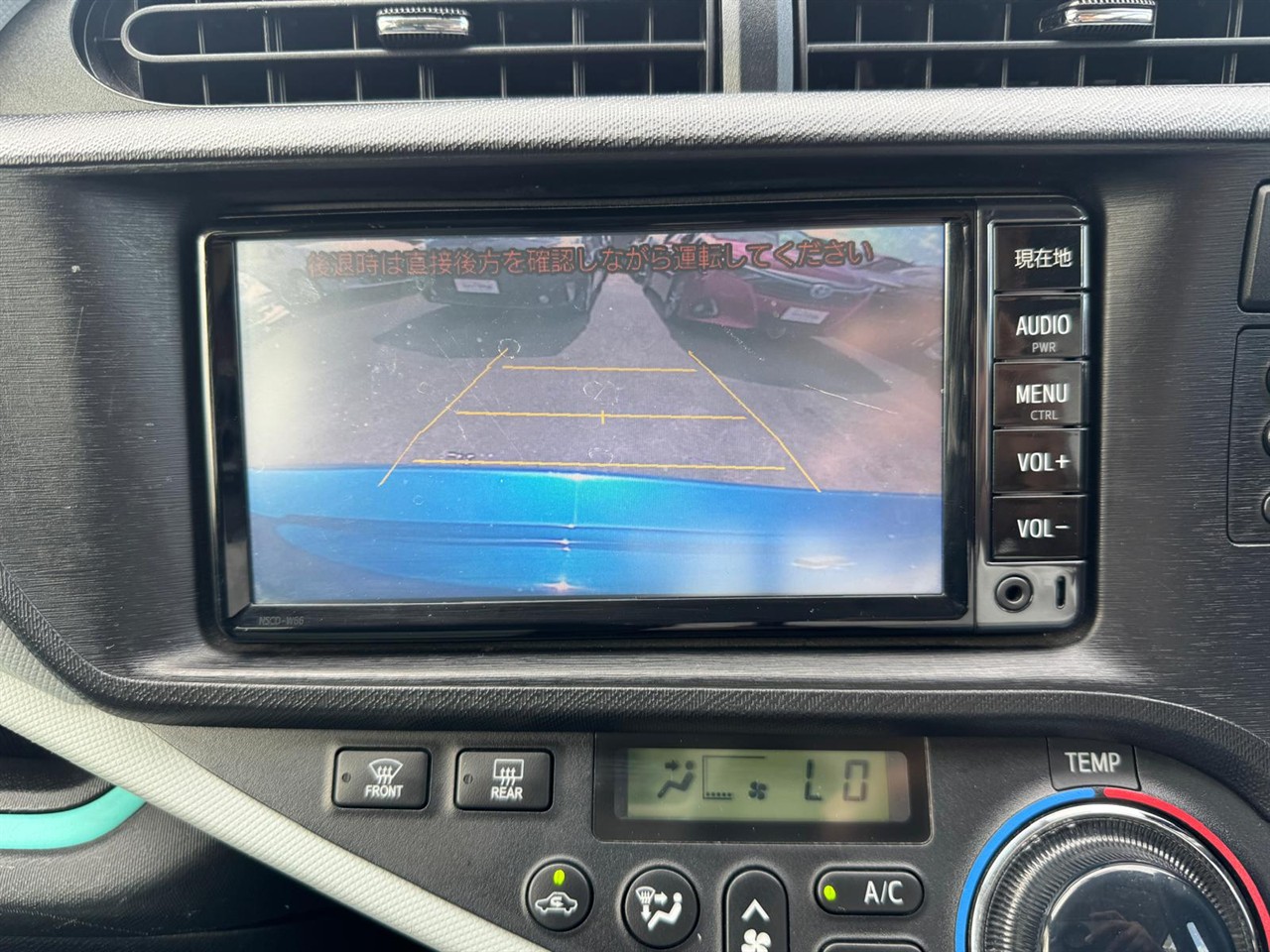 2013 Toyota Aqua thumbnail