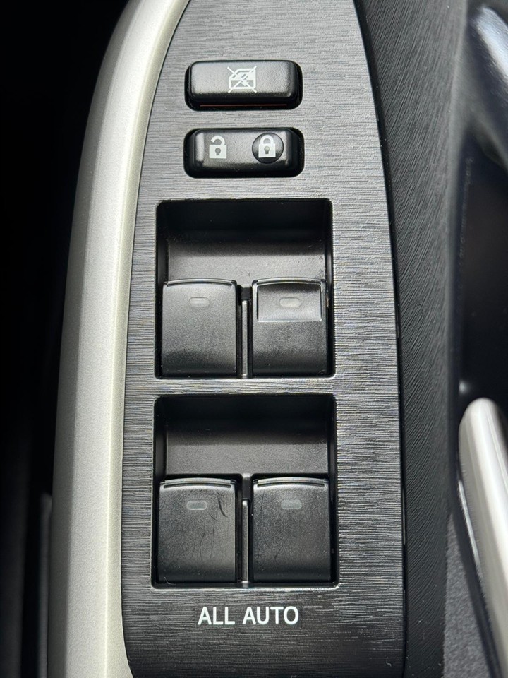 2013 Toyota PRIUS thumbnail