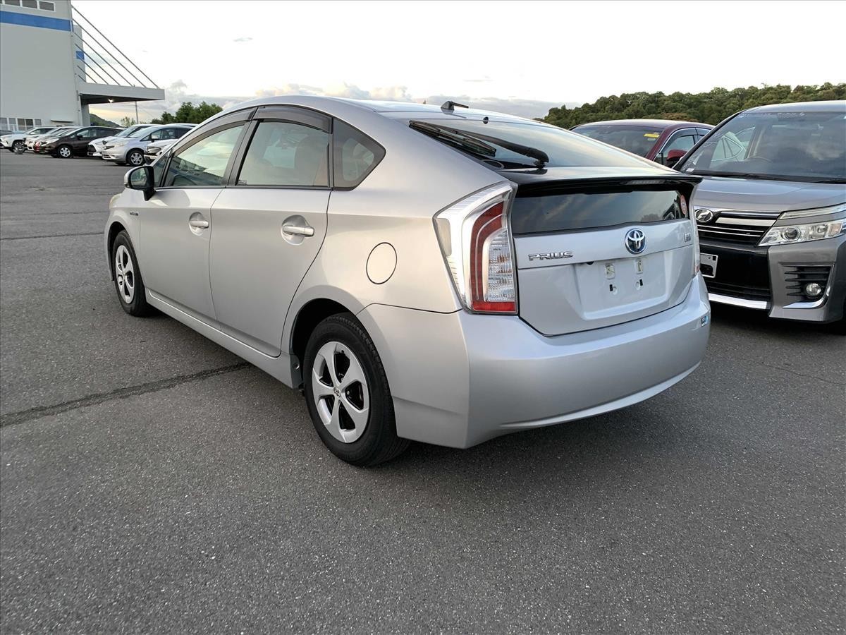 2013 Toyota PRIUS thumbnail