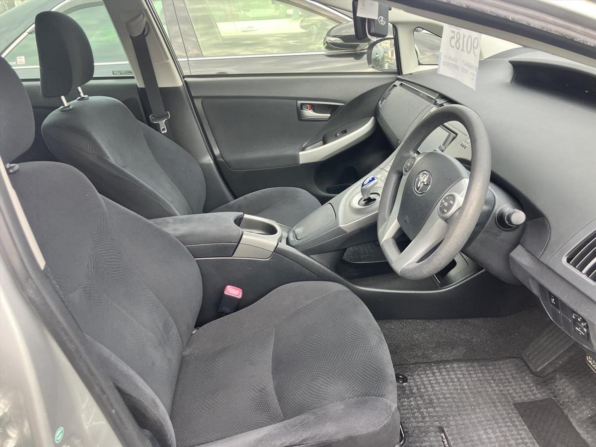 2013 Toyota PRIUS thumbnail