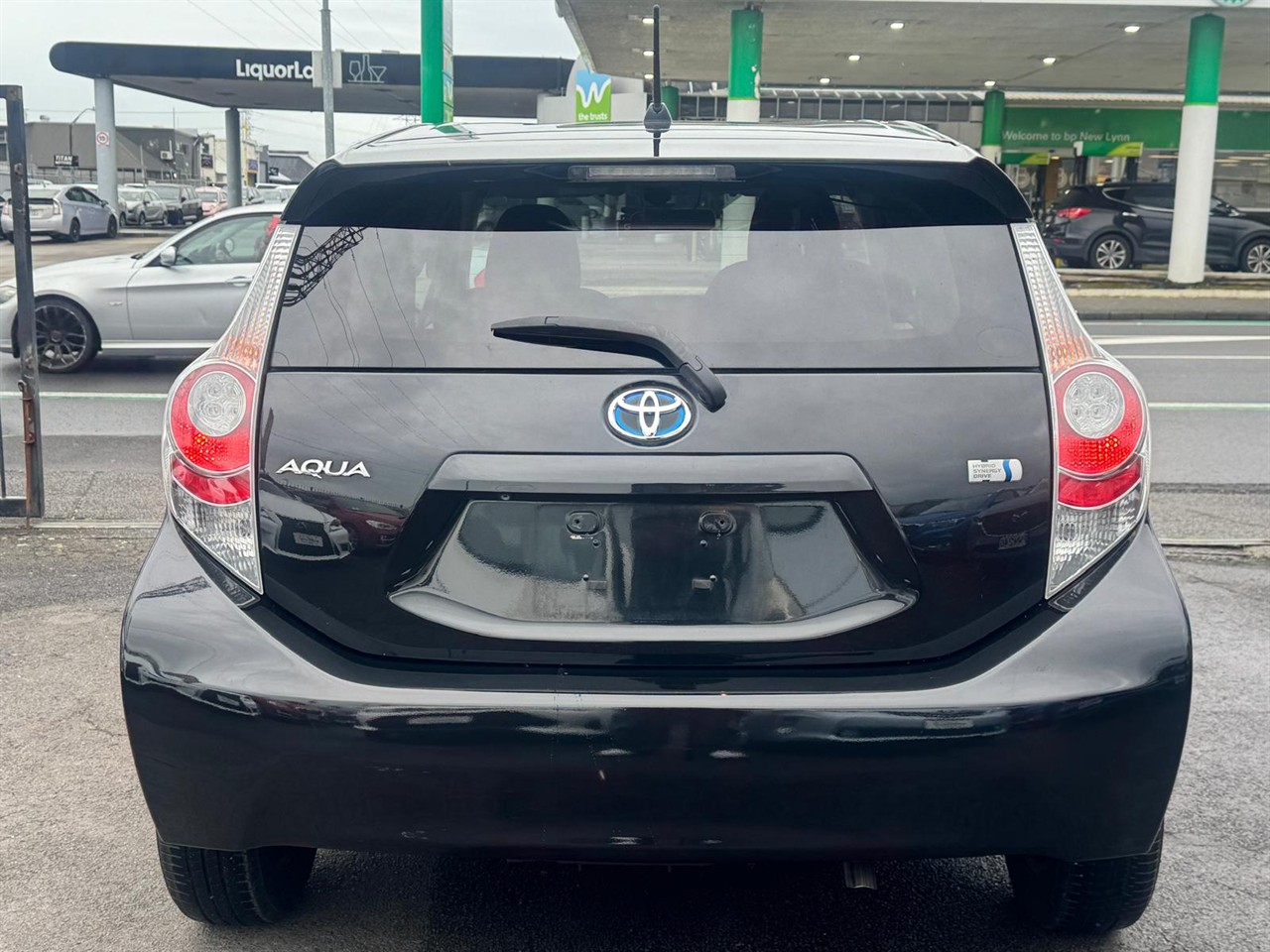 2013 Toyota Aqua thumbnail