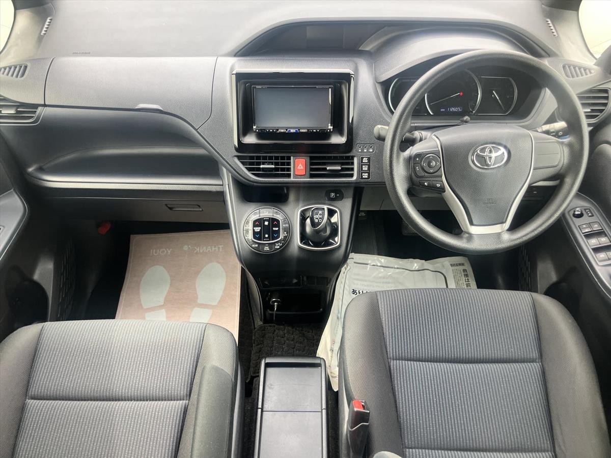 2014 Toyota NOAH thumbnail