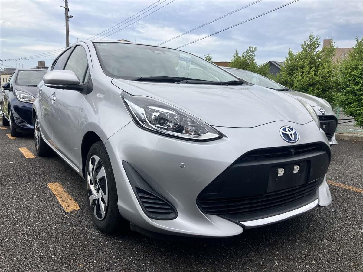 2020 Toyota Aqua thumbnail