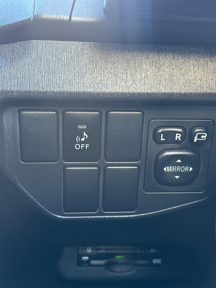 2013 Toyota PRIUS thumbnail