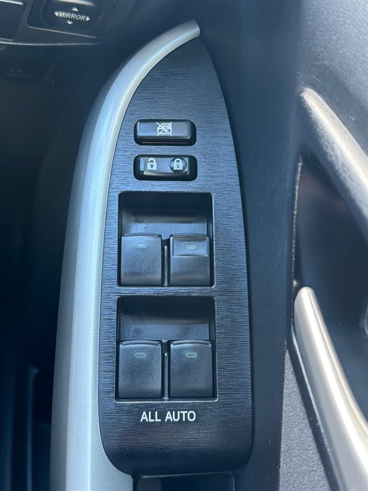 2013 Toyota PRIUS thumbnail