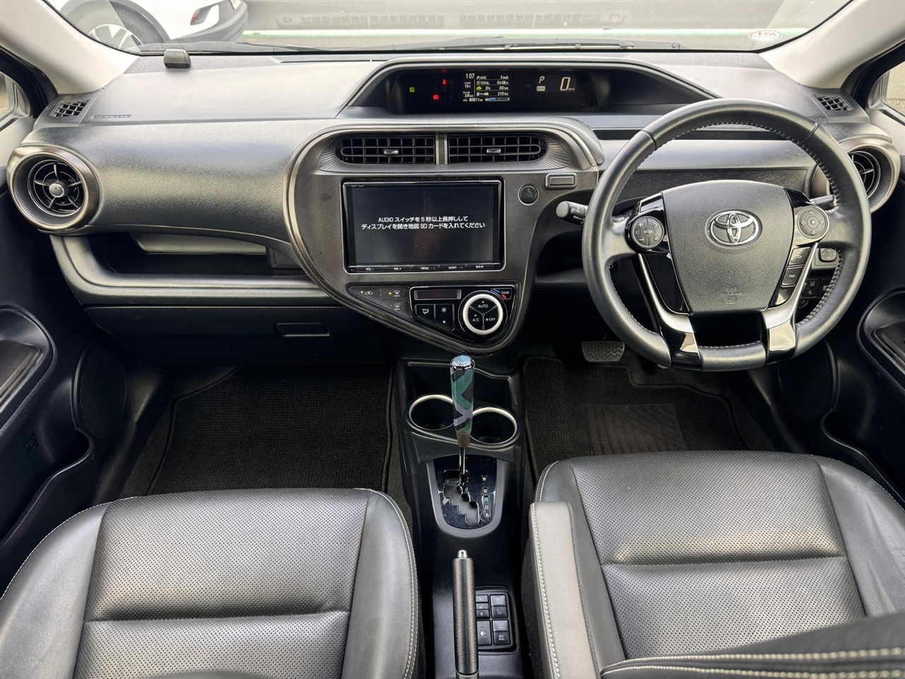 2017 Toyota Aqua thumbnail