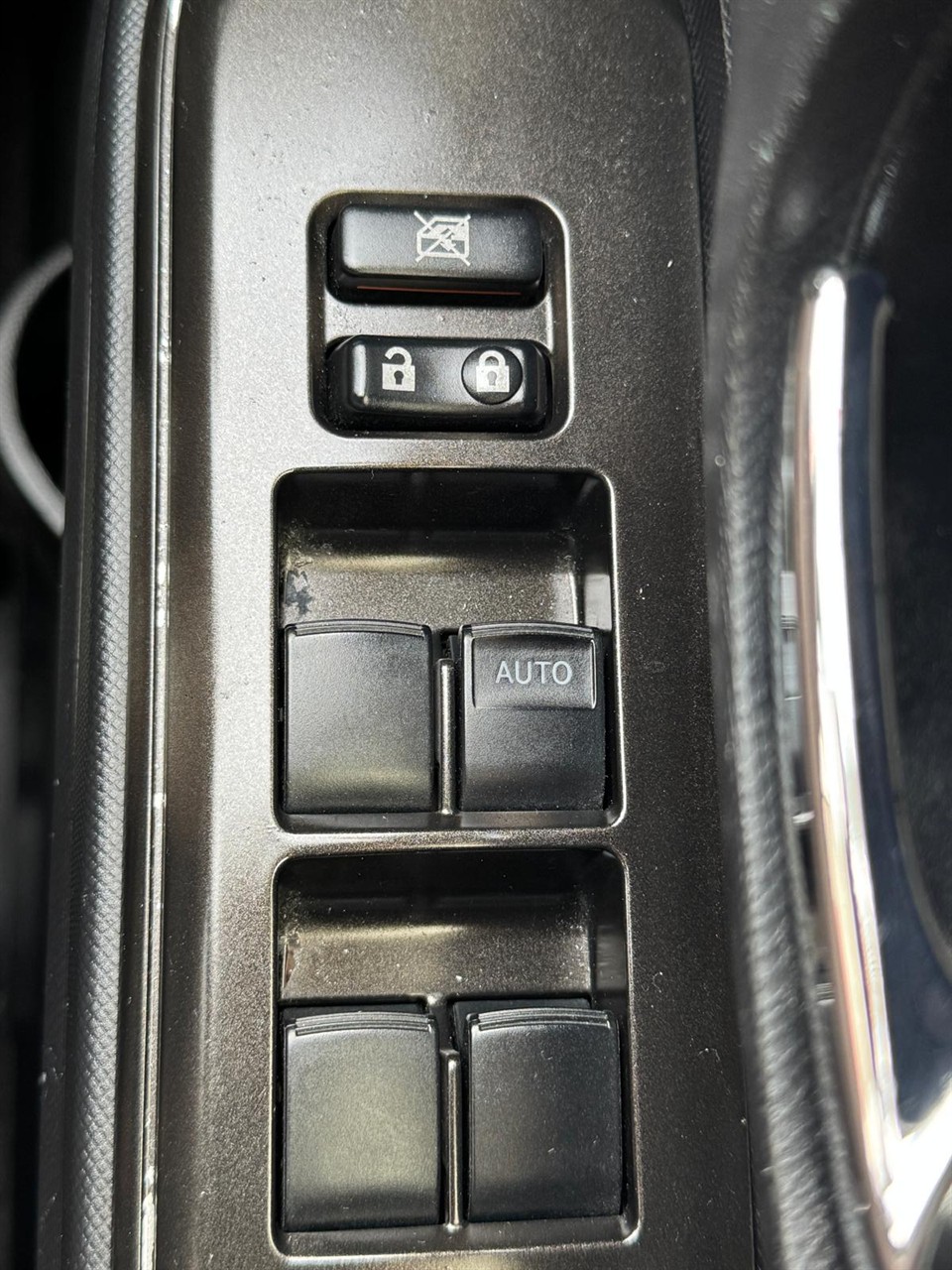2017 Toyota Aqua thumbnail