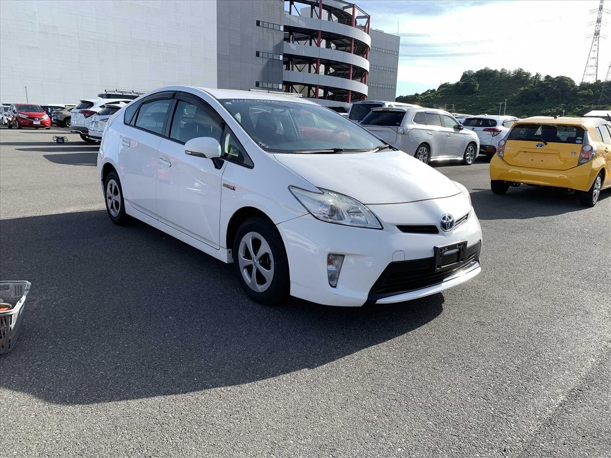 2015 Toyota PRIUS thumbnail