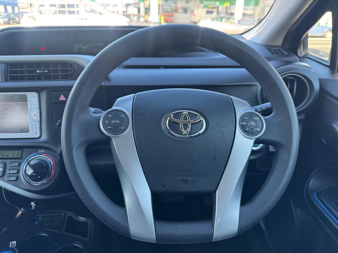 2013 Toyota Aqua thumbnail