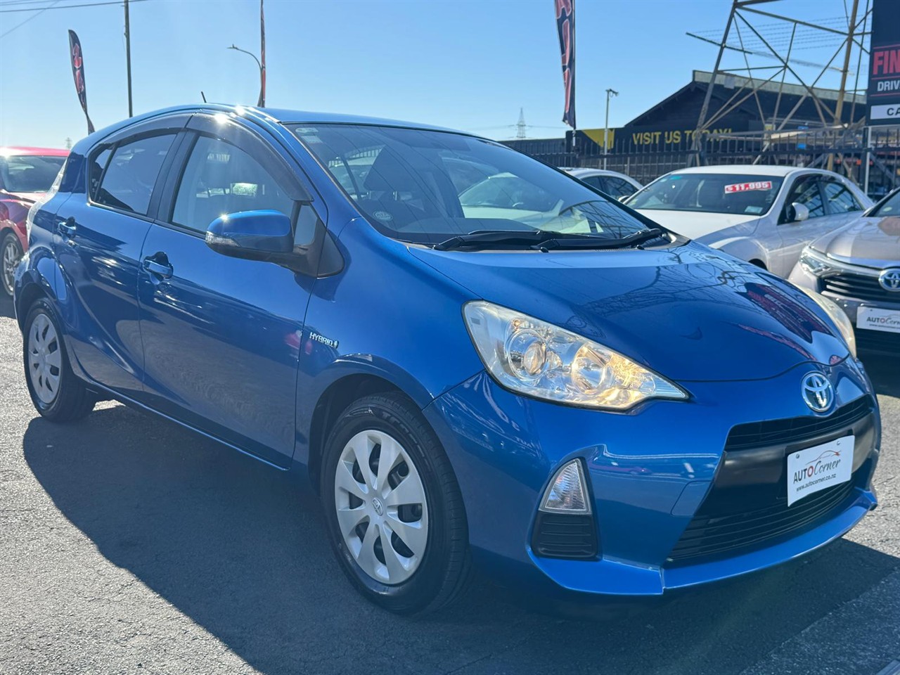 2013 Toyota Aqua thumbnail