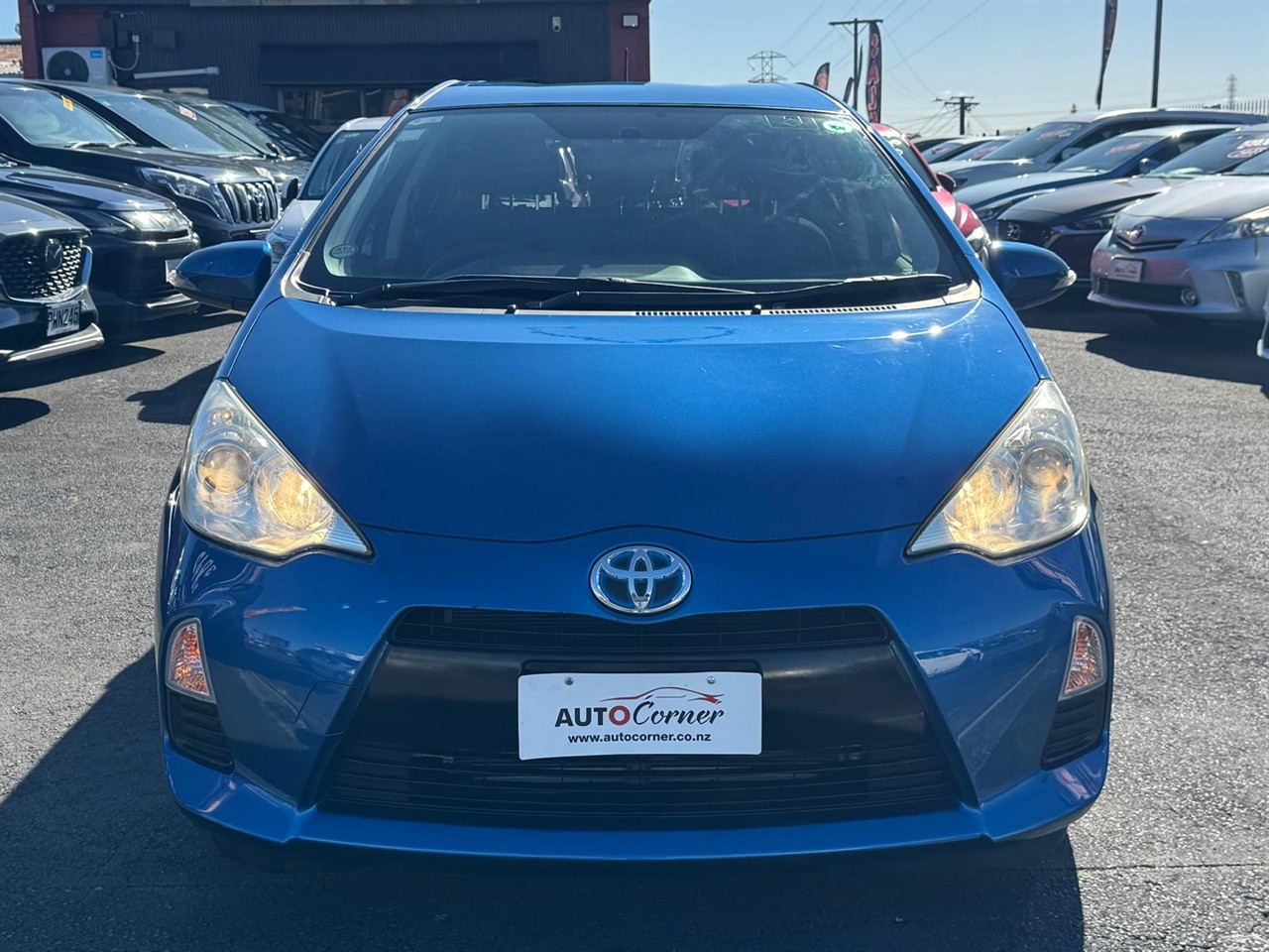 2013 Toyota Aqua thumbnail