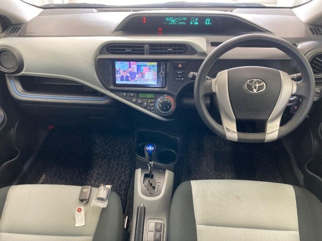 2013 Toyota Aqua thumbnail