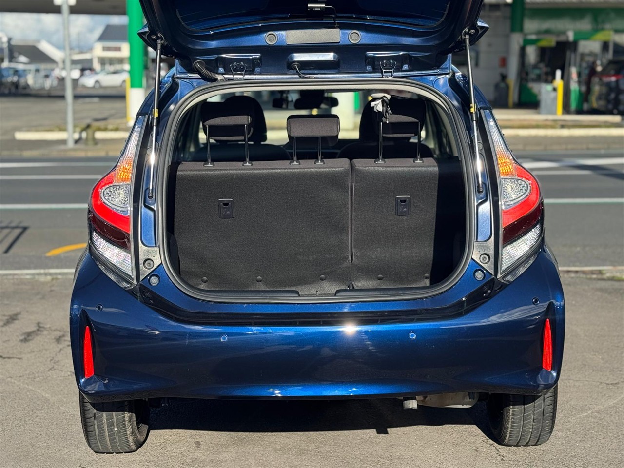 2020 Toyota Aqua thumbnail