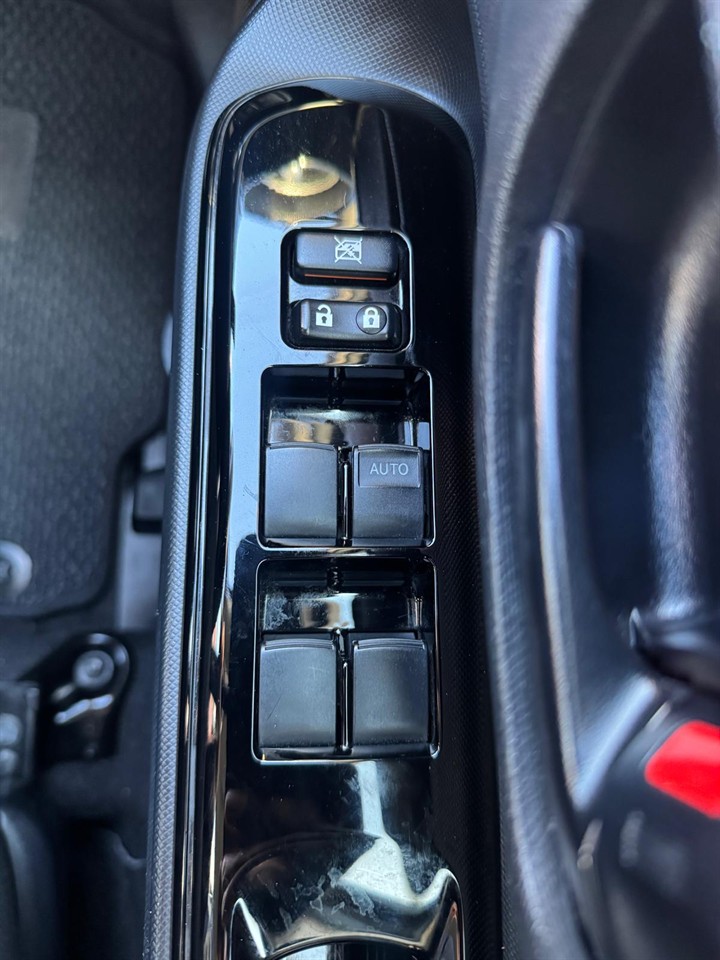2020 Toyota Aqua thumbnail