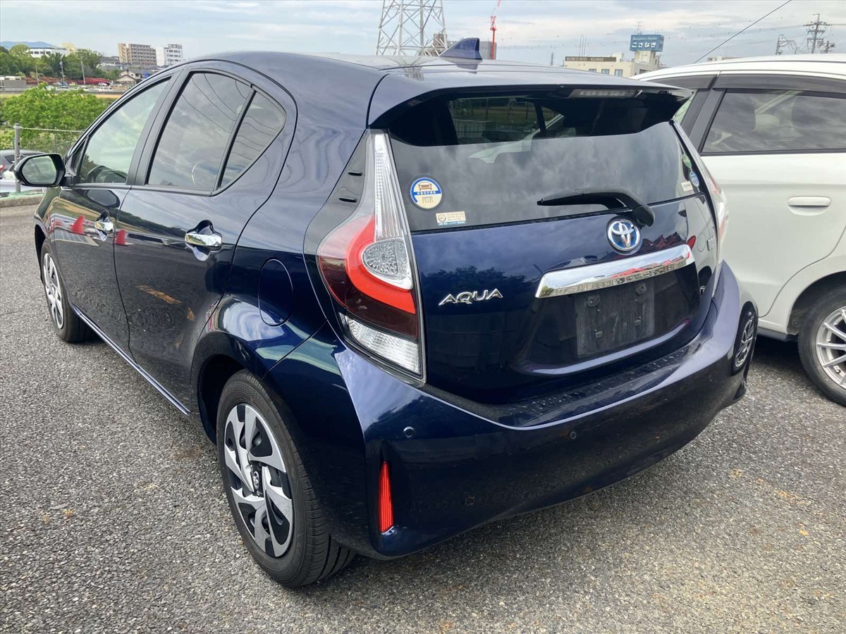 2020 Toyota Aqua thumbnail