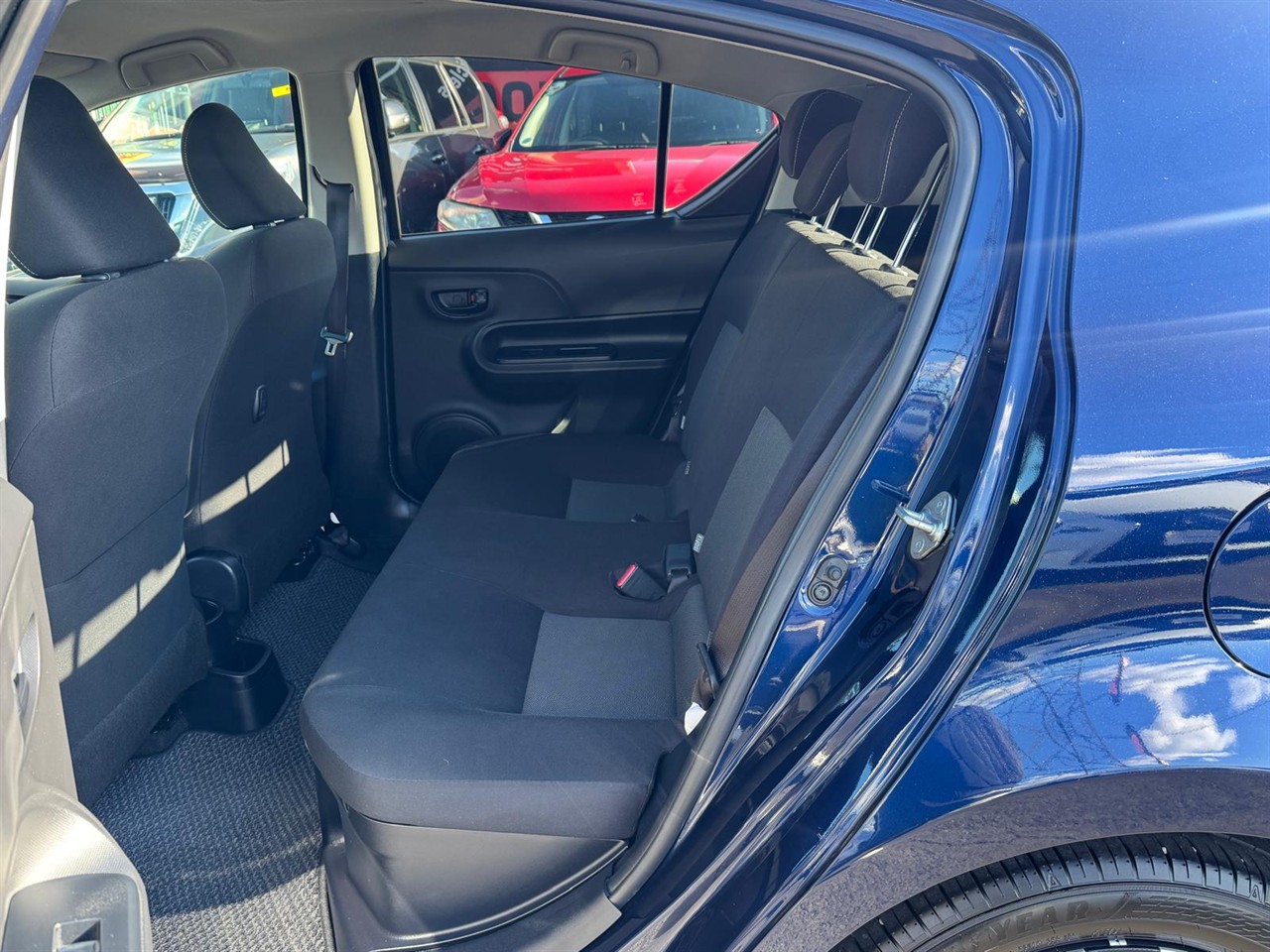 2020 Toyota Aqua thumbnail