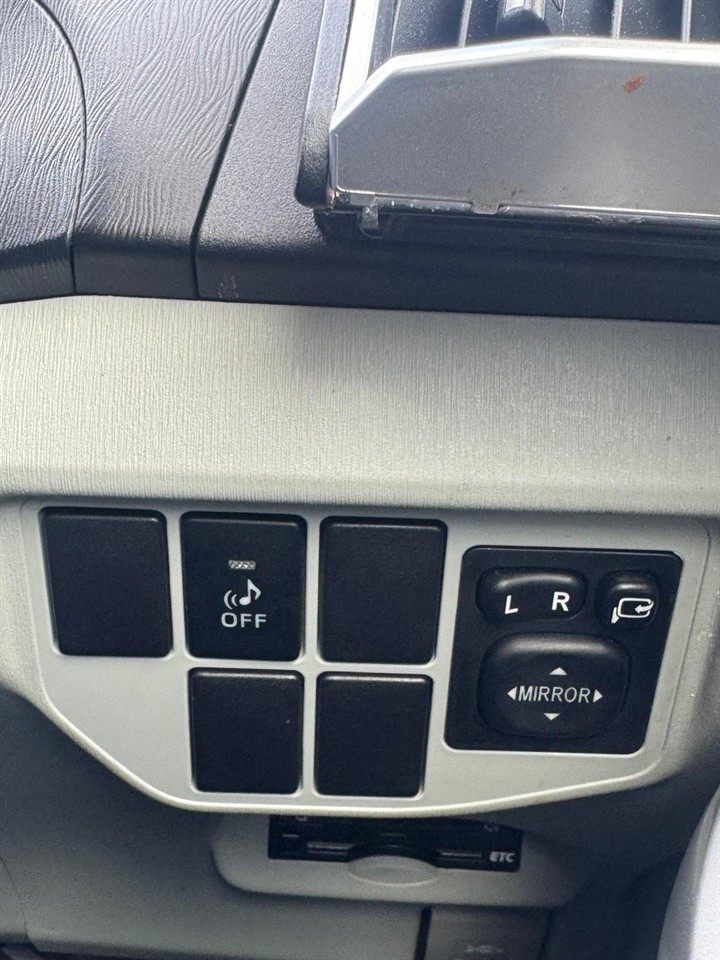 2013 Toyota PRIUS thumbnail