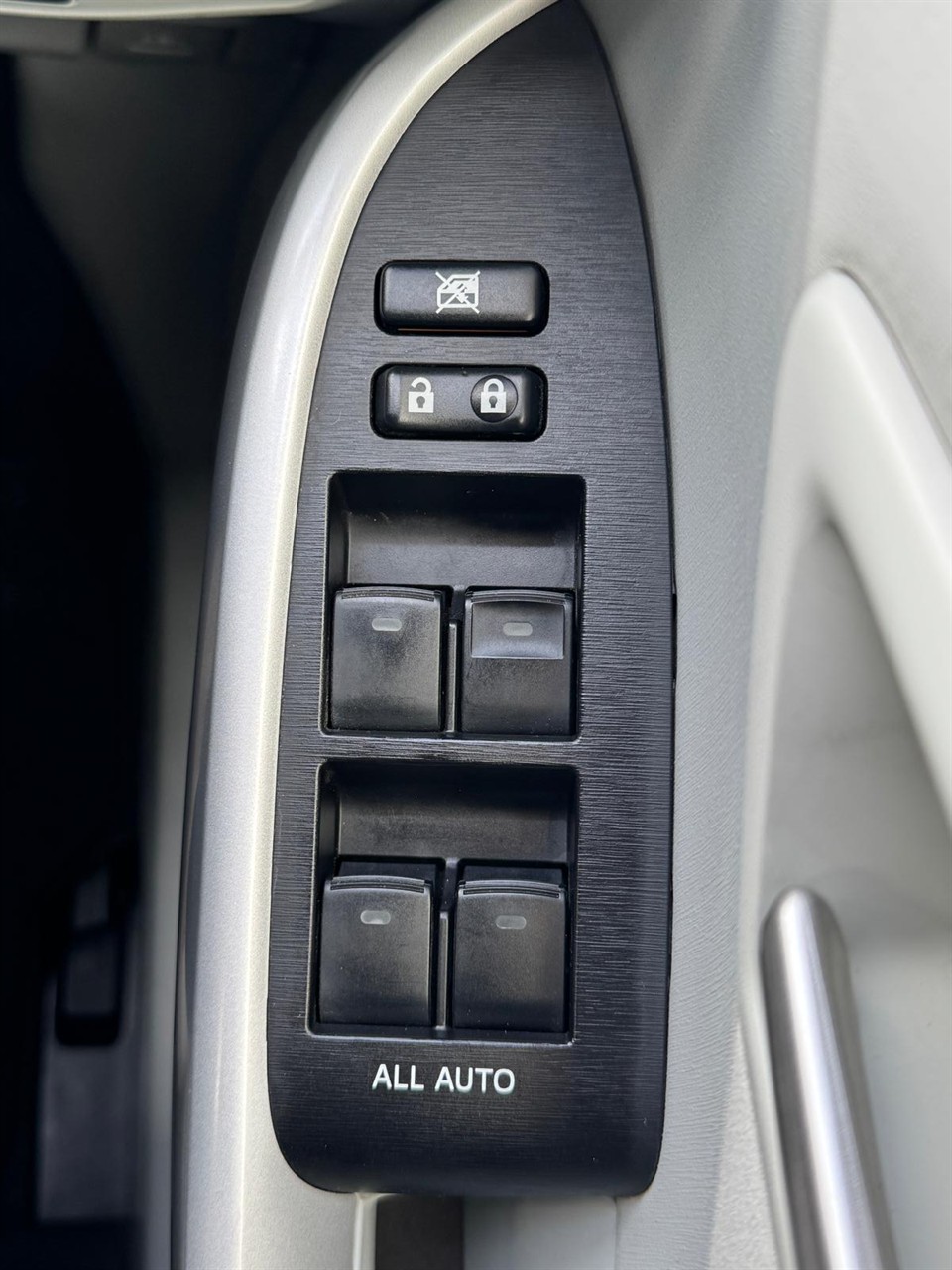 2013 Toyota PRIUS thumbnail