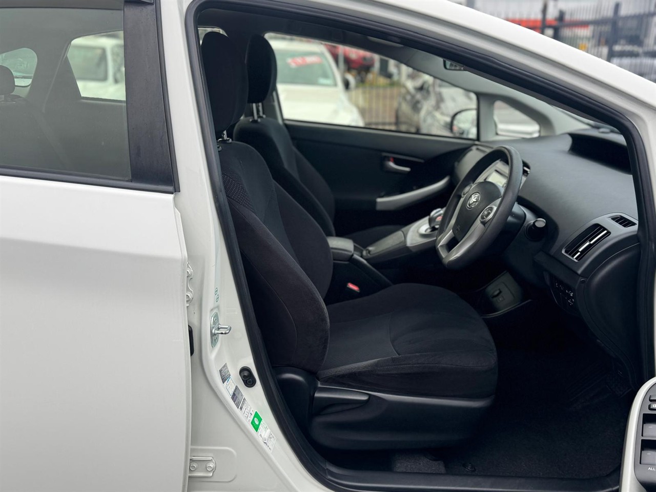 2014 Toyota PRIUS thumbnail