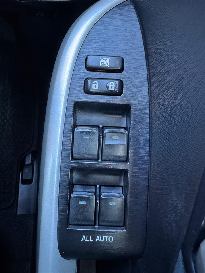 2013 Toyota PRIUS thumbnail