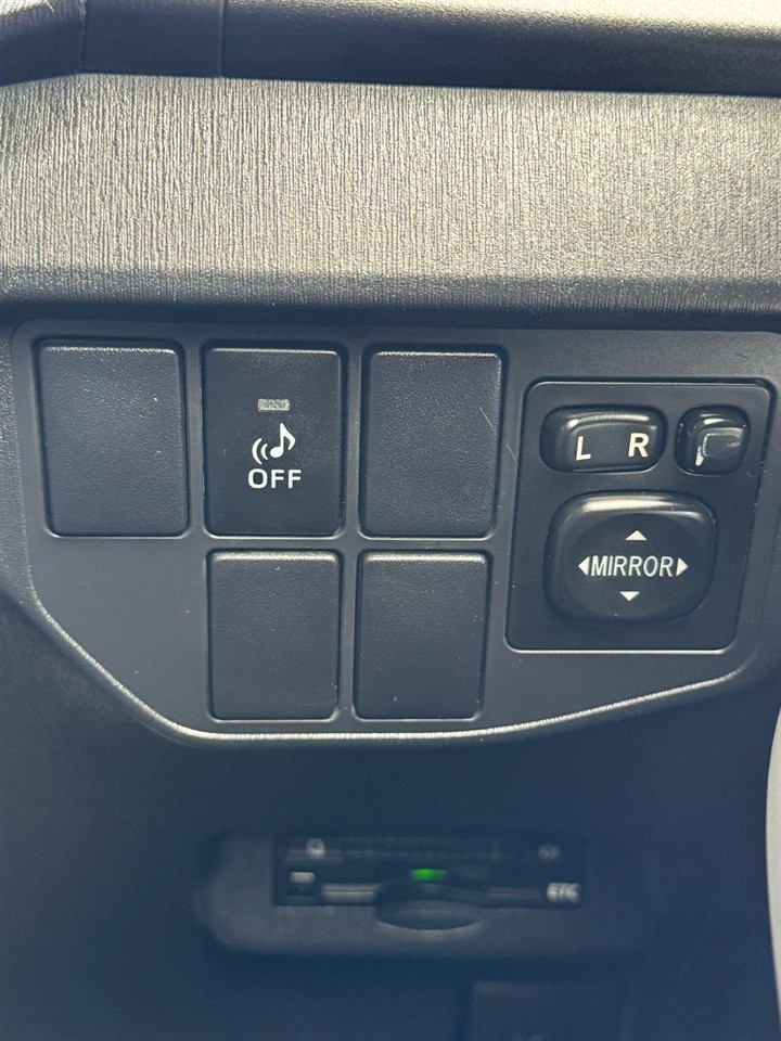 2013 Toyota PRIUS thumbnail