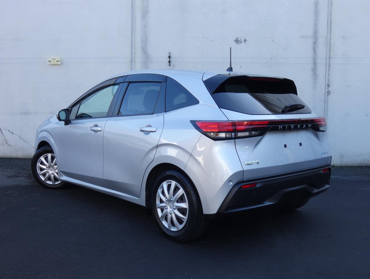 2021 Nissan NOTE thumbnail