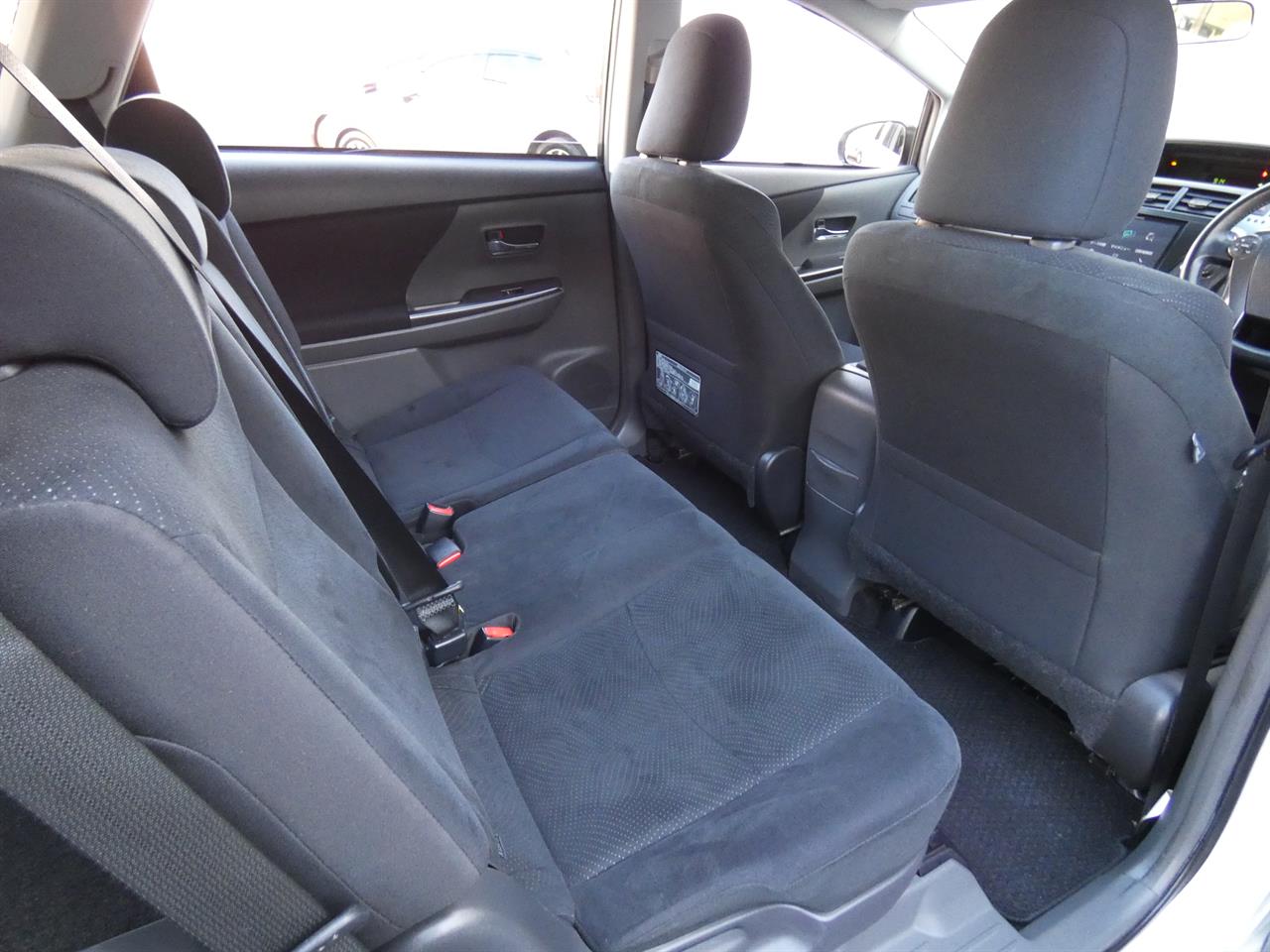 2014 Toyota Prius thumbnail