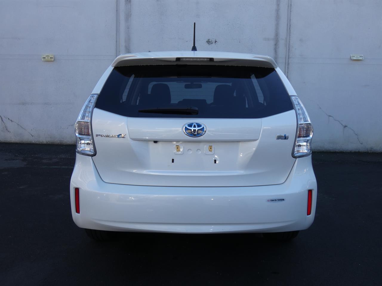 2014 Toyota Prius thumbnail