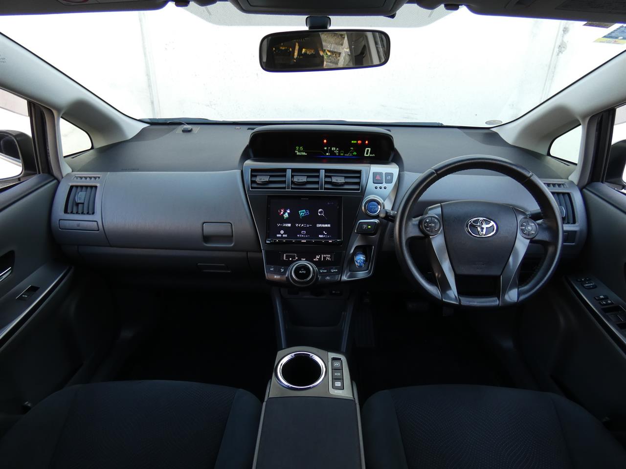 2014 Toyota Prius thumbnail