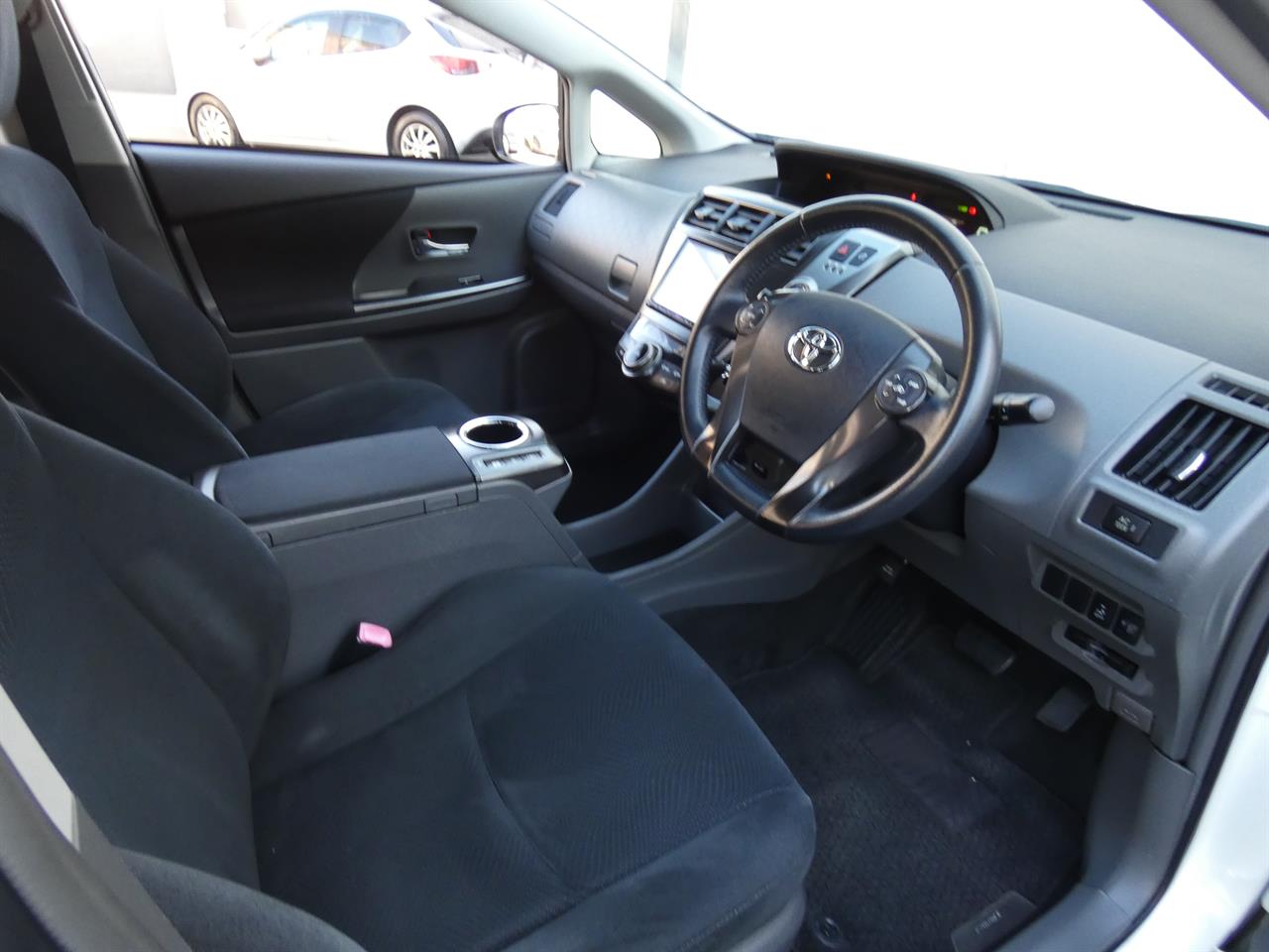 2014 Toyota Prius thumbnail