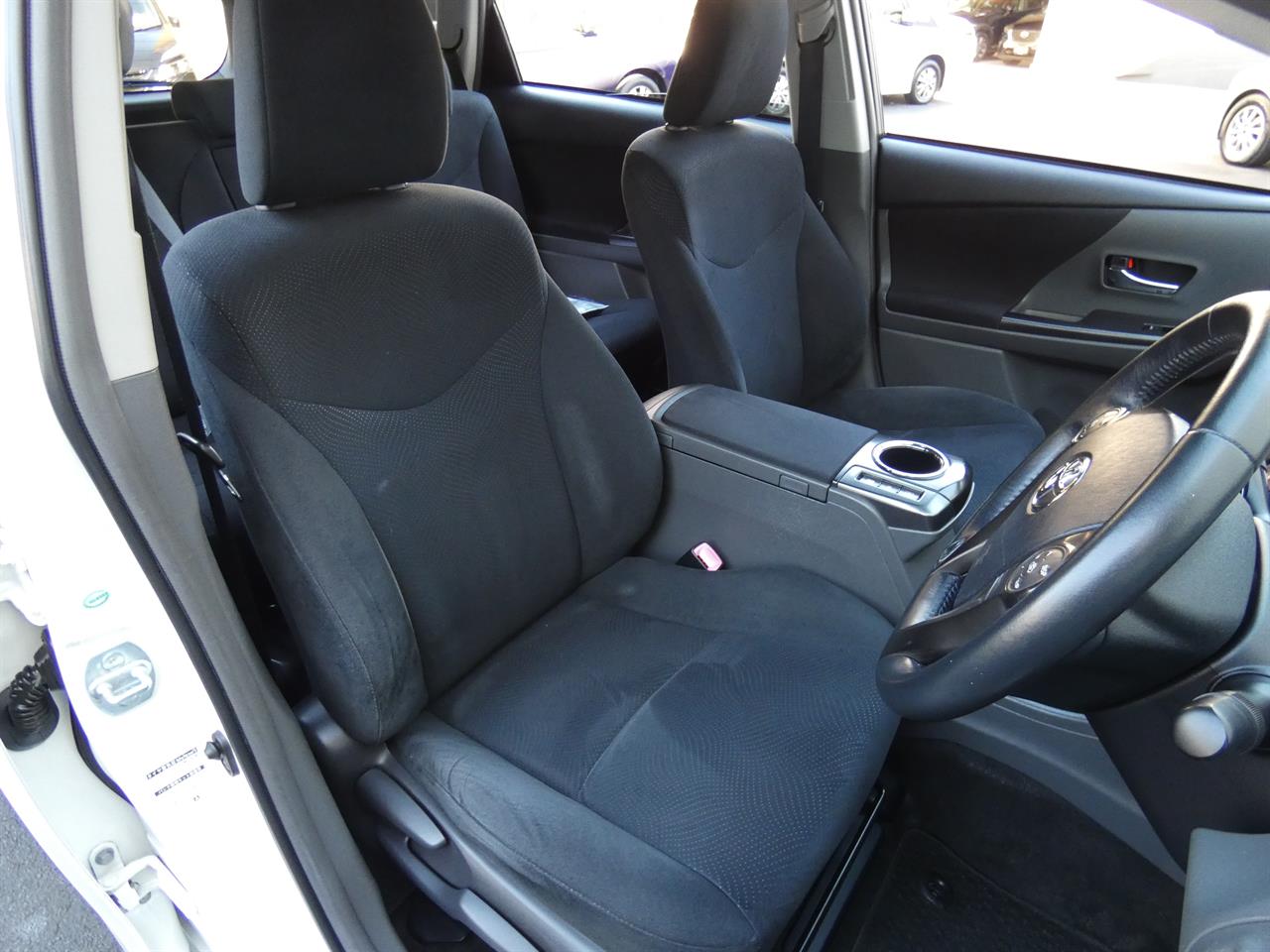 2014 Toyota Prius thumbnail