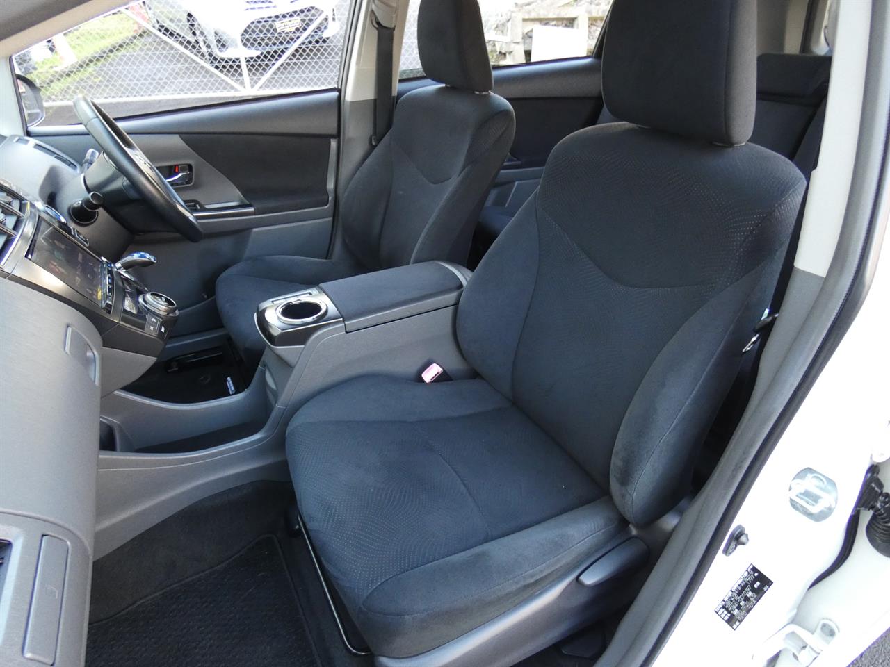 2014 Toyota Prius thumbnail
