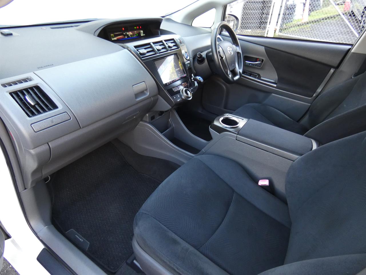 2014 Toyota Prius thumbnail
