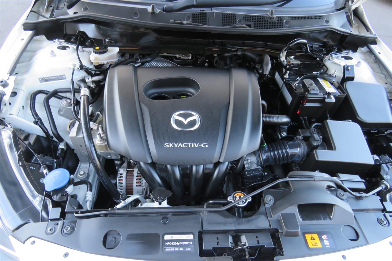 2020 Mazda 2 thumbnail