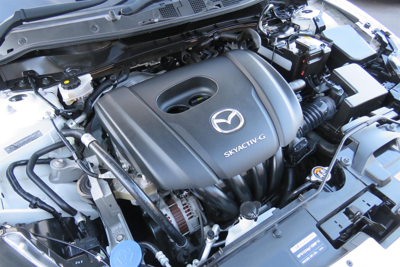 2020 Mazda 2 thumbnail