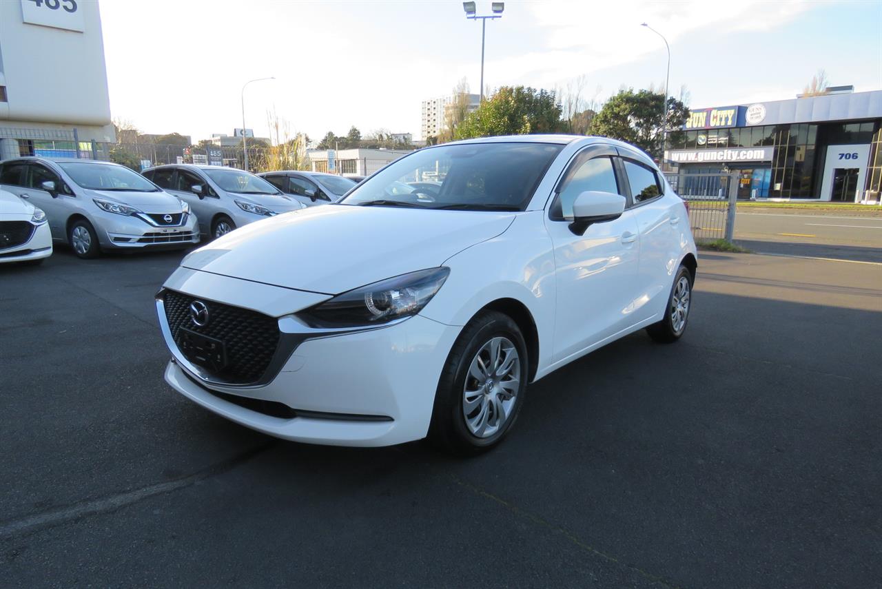 2020 Mazda 2 thumbnail