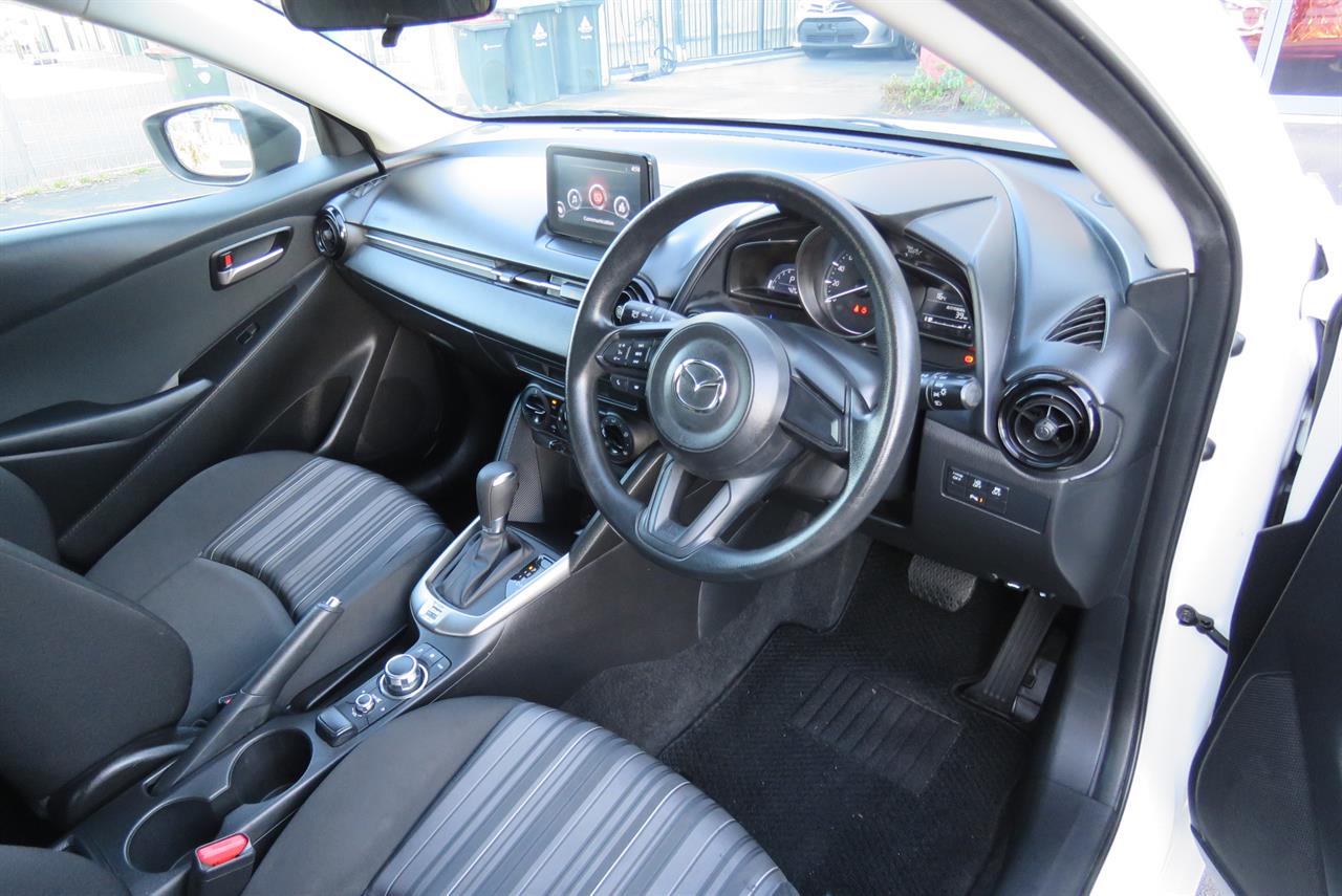 2020 Mazda 2 thumbnail