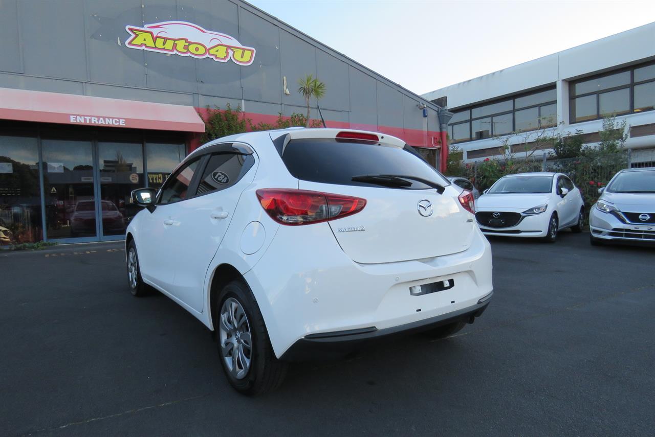 2020 Mazda 2 thumbnail