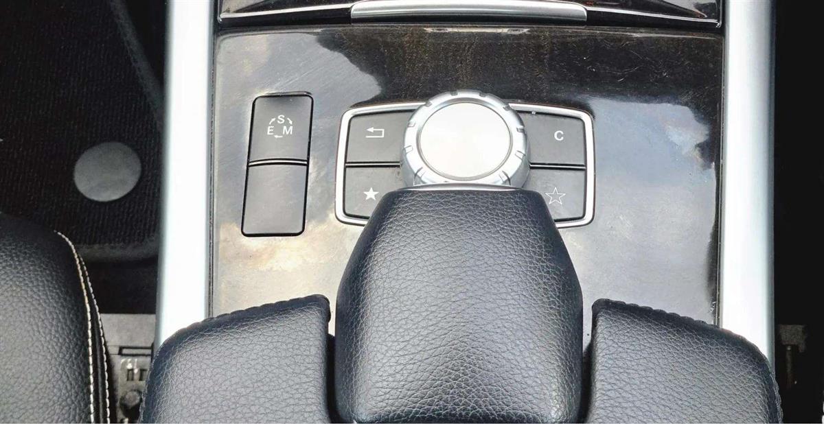 2016 Mercedes-Benz E thumbnail