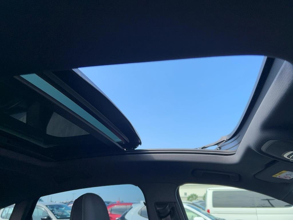 2023 Audi e-tron thumbnail