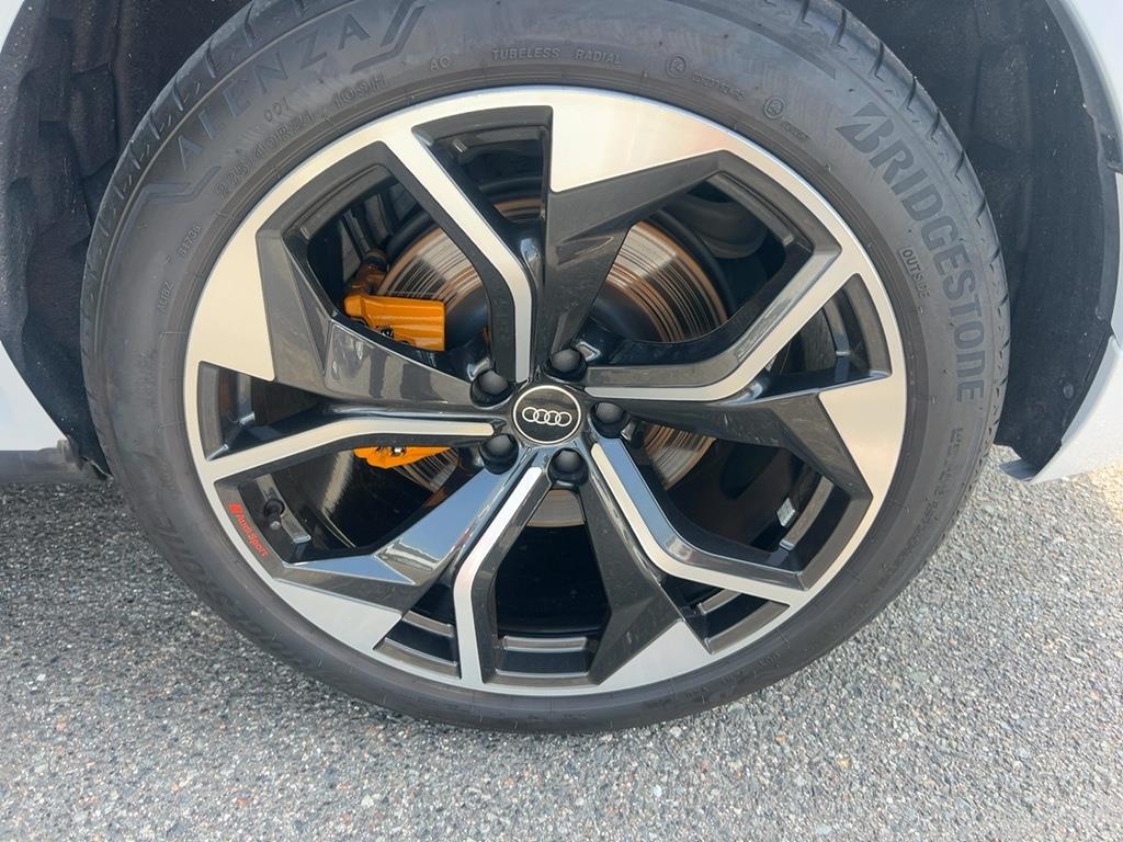 2023 Audi e-tron thumbnail